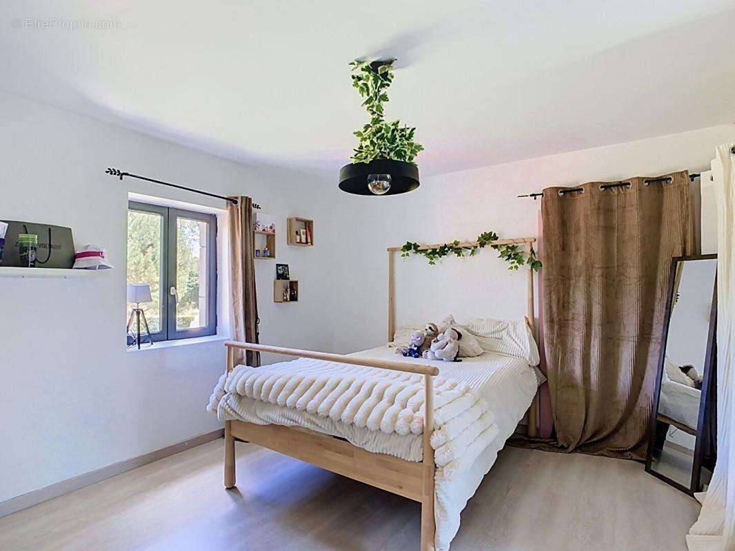Belle propriété contemporaine avec piscine chauffée, dépendances et prestations de qualité - photo 8