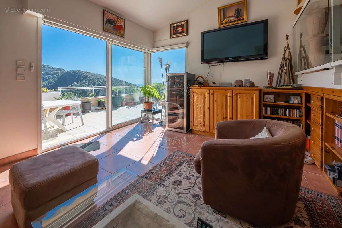 Appartement à EZE