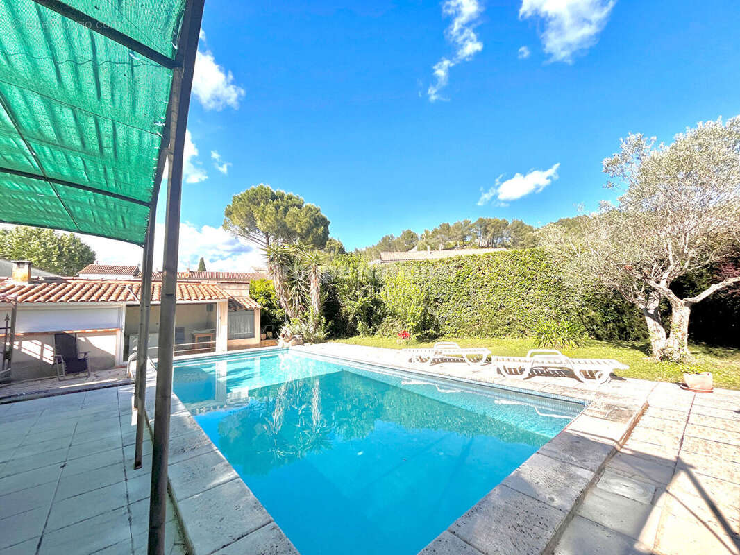 Exclusivité : Maison 4 chambres avec jardin & Piscine - photo 11