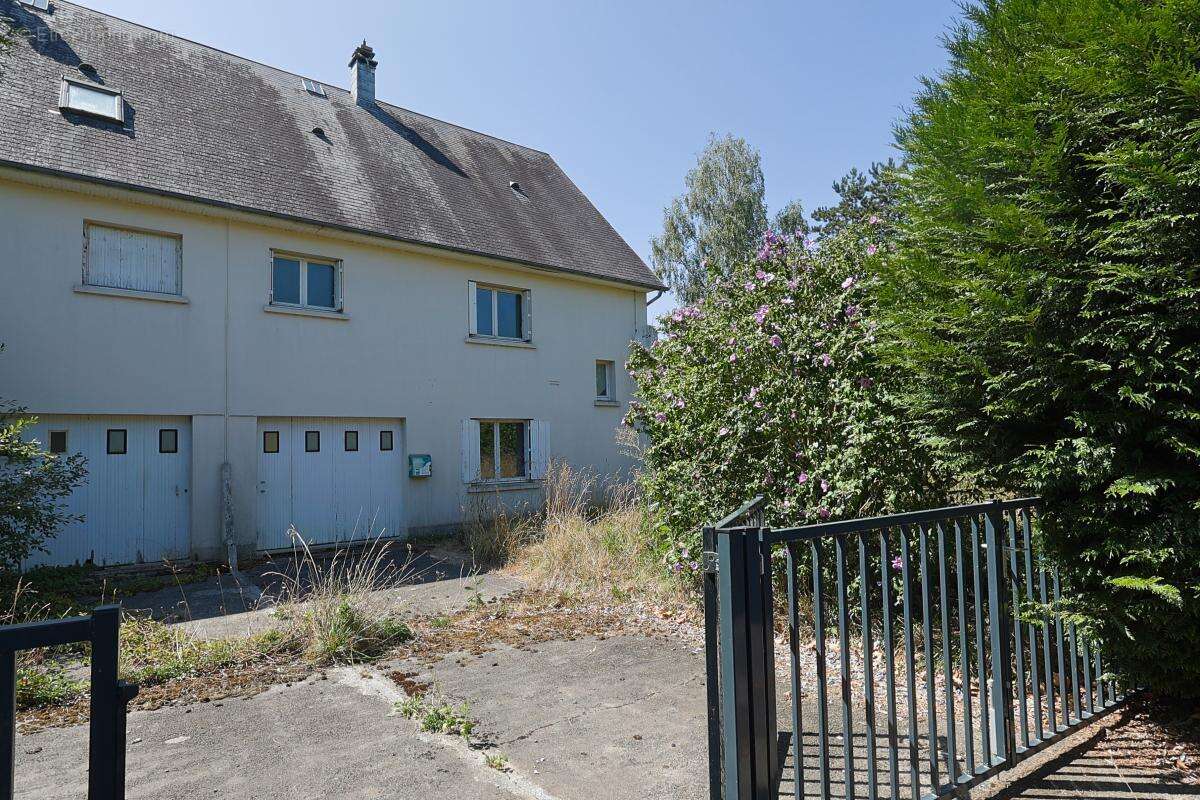 Maison - 142 m² - Isigny-le-Buat (50) - photo 7