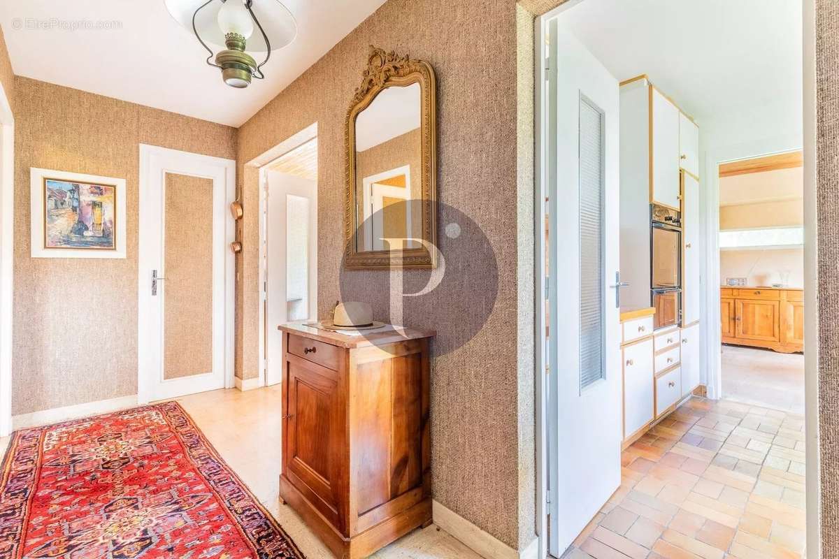 Maison à VERRIERES-LE-BUISSON