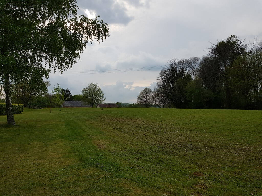 Terrain à SAINT-SORNIN-LAVOLPS
