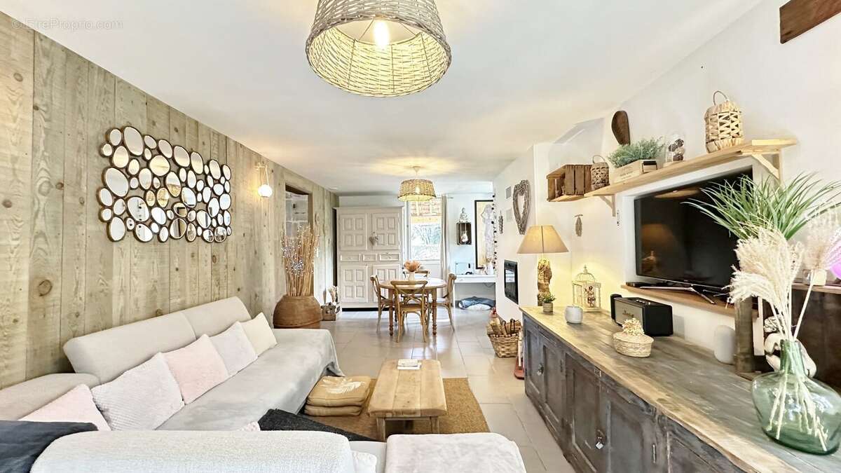 Maison bourgeoise du XVIIe siècle à vendre proche de Dax  Propriété de caractère avec dépendances, piscine et grand terrain - photo 12