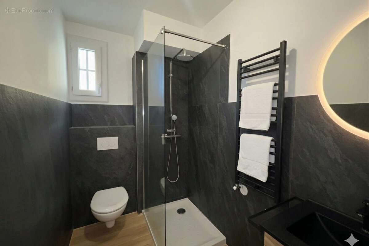 Appartement à VALLAURIS