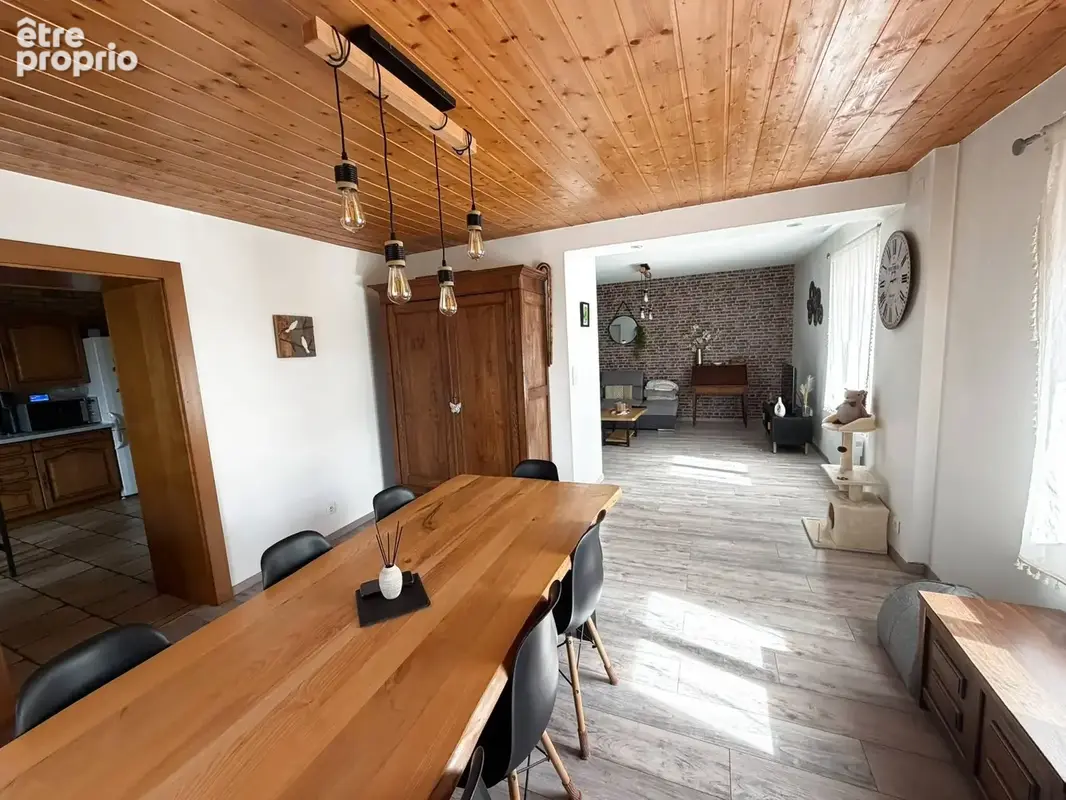 Vente maison de village rénovée, mitoyenne par l'arrière, sur terrain de 7,07 ares LA LONGINE - photo 7