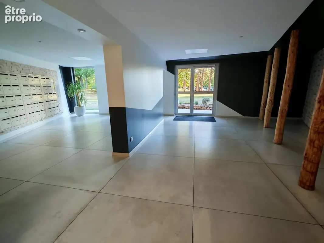 Appartement 5 pièces 140 m² à vendre à Chambray-Les-Tours (37170) - photo 2