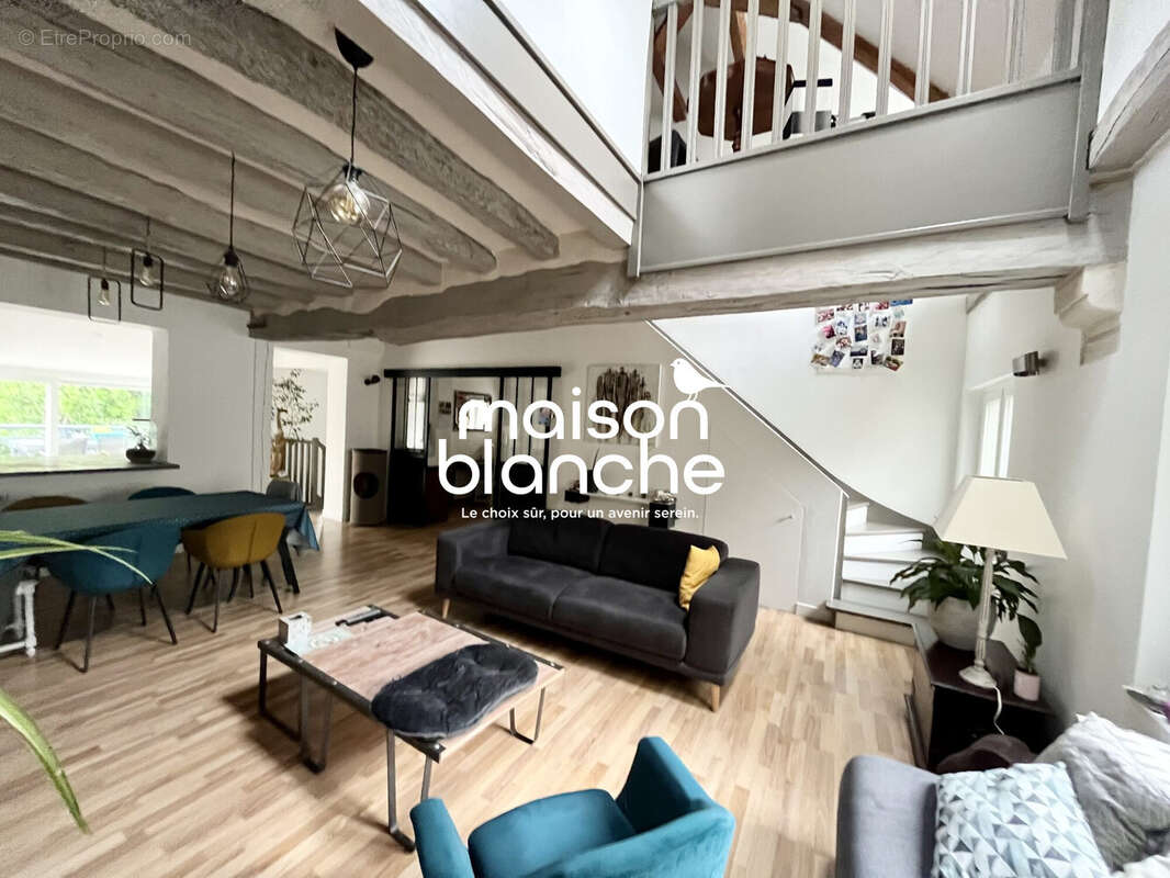 Maison à LES PONTS-DE-CE