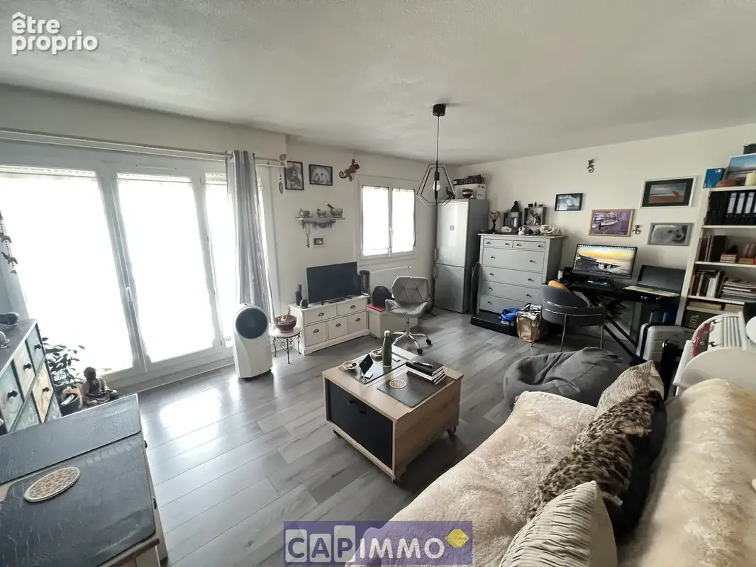 Toulon proche centre studio 31m2 vendu loue - photo 1