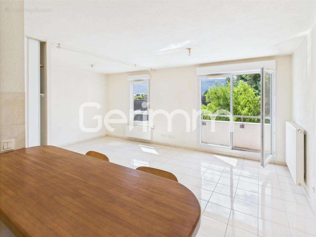 Appartement à SAINT-MARTIN-D&#039;HERES