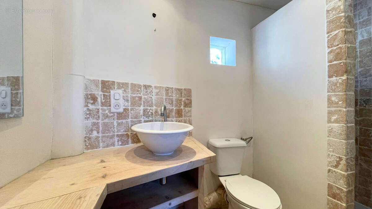 Maison à SAINT-QUENTIN-LA-POTERIE