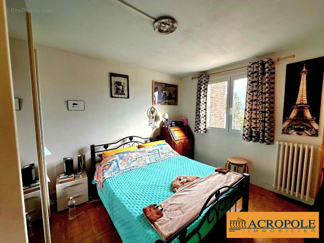 Appartement à LES PAVILLONS-SOUS-BOIS