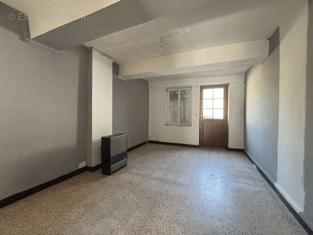 EXCLUSIVITE  à AUTUN,2 apopartements, cave, jardin privatif et greniers. - photo 2