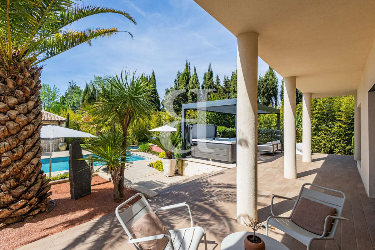 Maison 251 m² à Aubignan  - photo 9