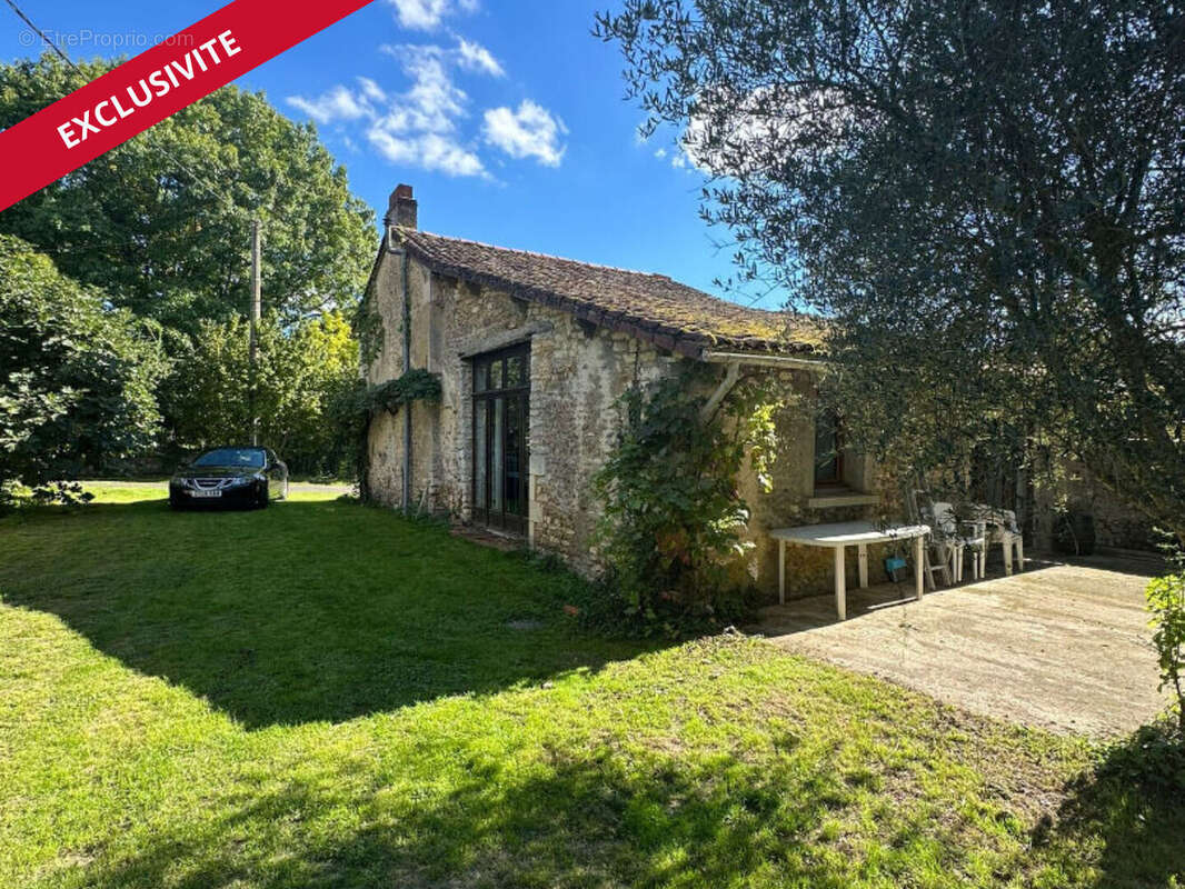 Maison à LA CHAPELLE-BATON