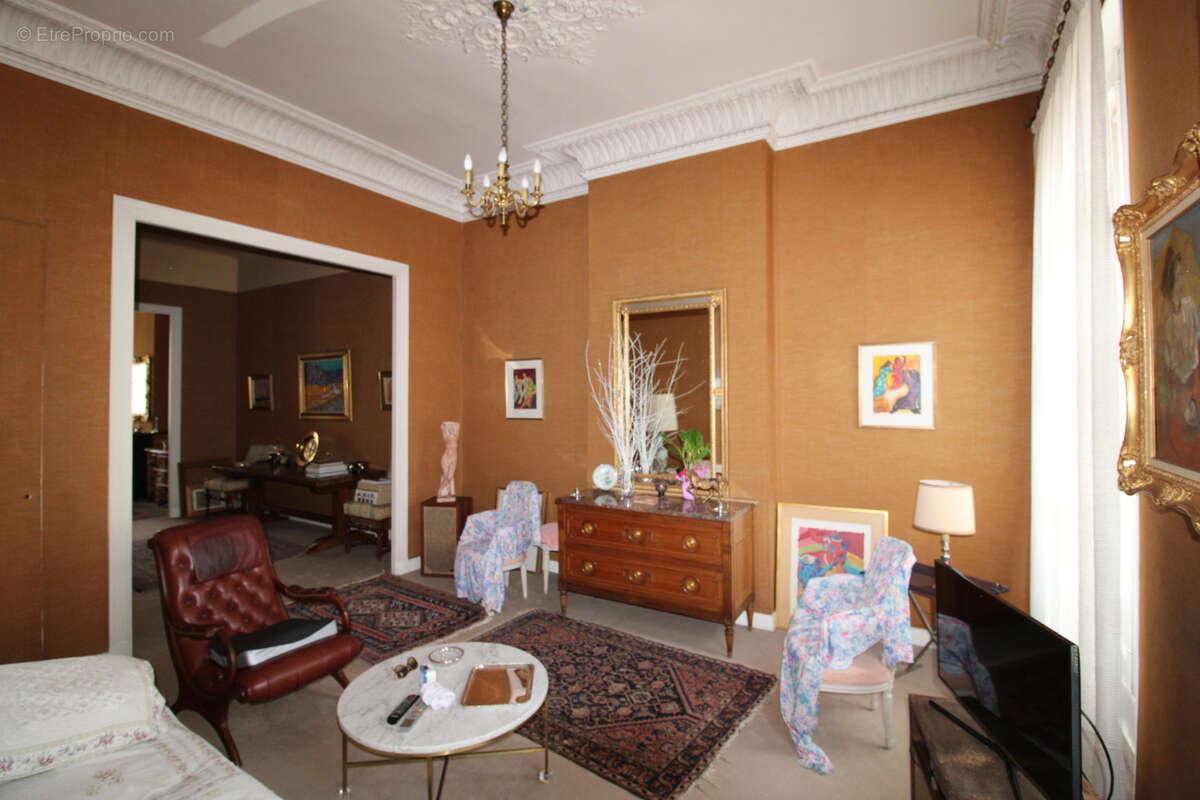 Appartement à MARSEILLE-1E