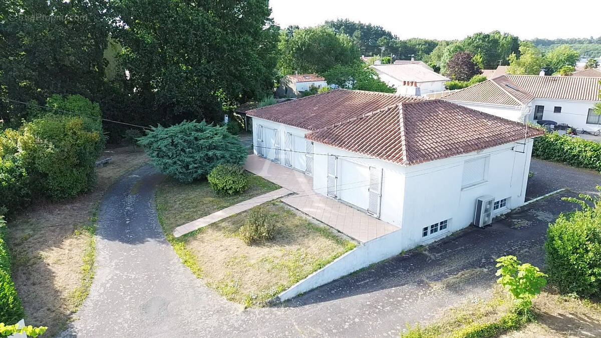 Maison à AIZENAY