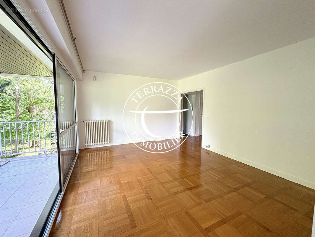 Appartement à GARCHES