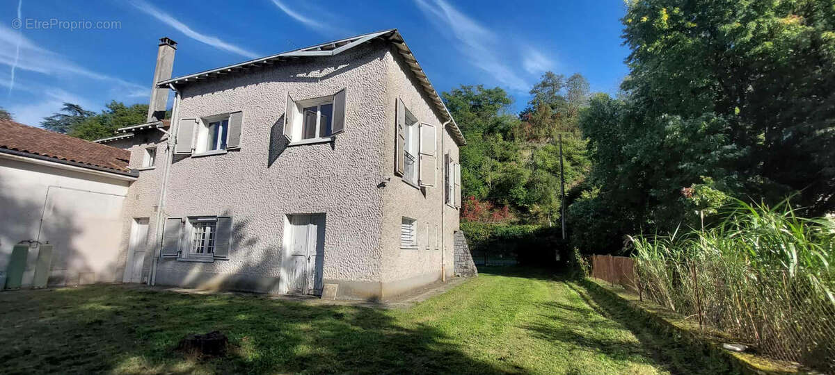 Maison à CONFOLENS