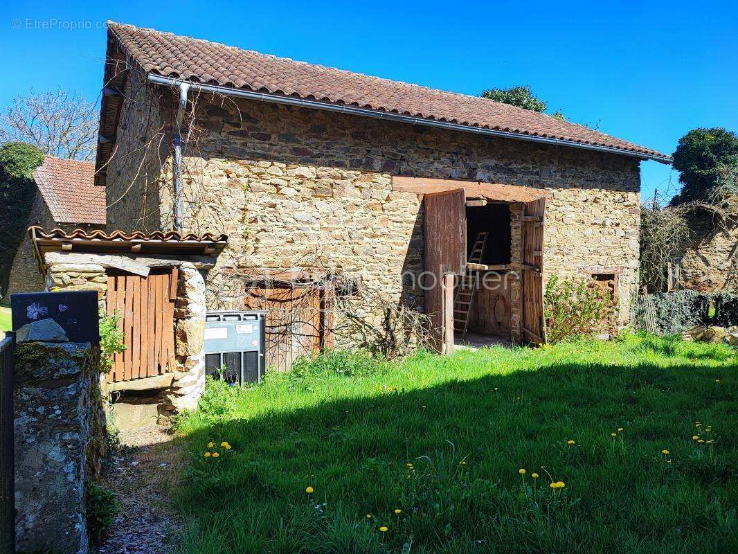 Maison à NEUVIC-ENTIER