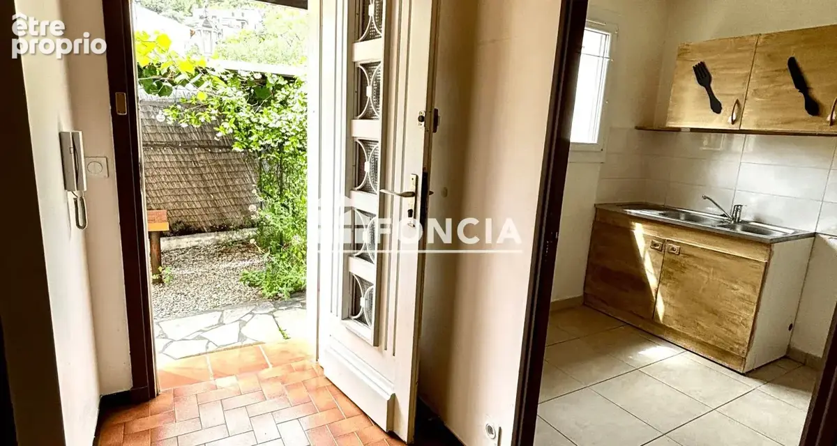 Maison de plain-pied T3 de 70 m² avec jardin arboré de 350 m² et piscine à La Farlède - photo 4
