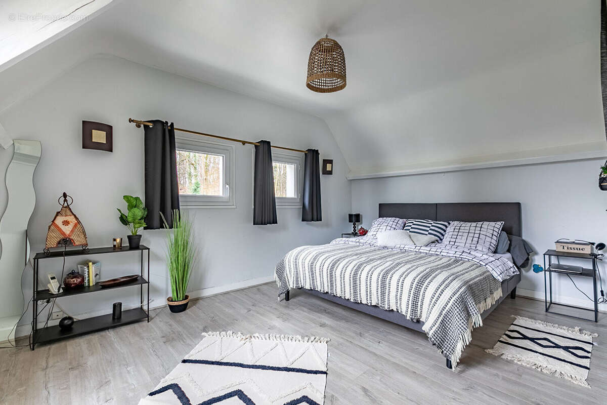 Maison à AUMONT-EN-HALATTE