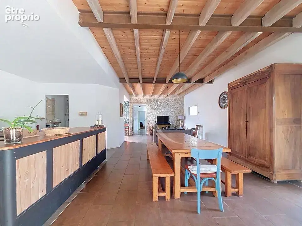 Maison à BECON-LES-GRANITS
