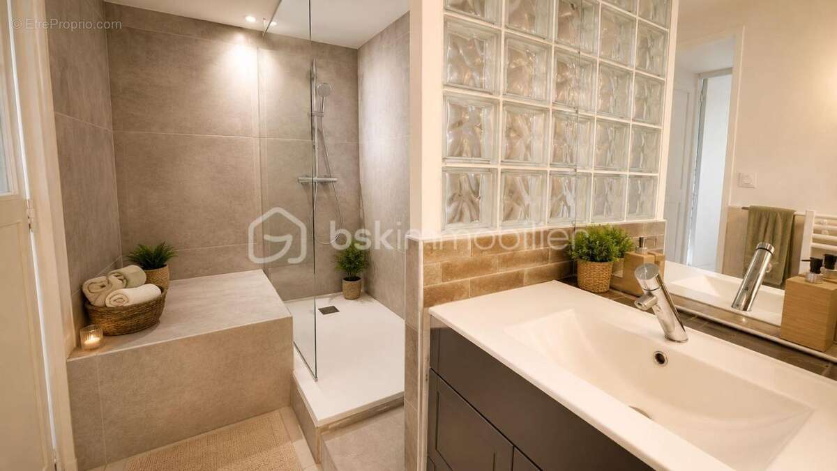 Appartement à LORGUES