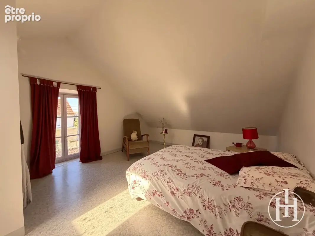 Bessais-le-Fromental   Maison familiale avec 4 chambres et terrain de 4000 m2 - photo 8