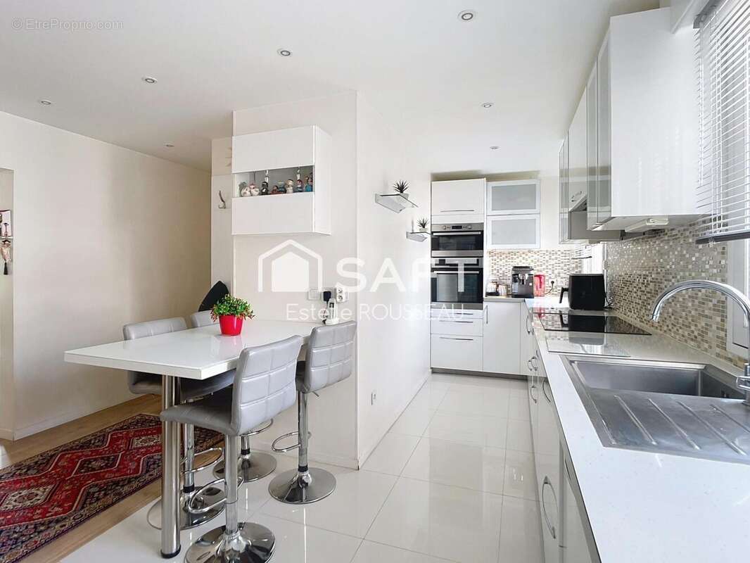 Appartement 118 m² à Saint-Maur-Des-Fosses  - photo 4