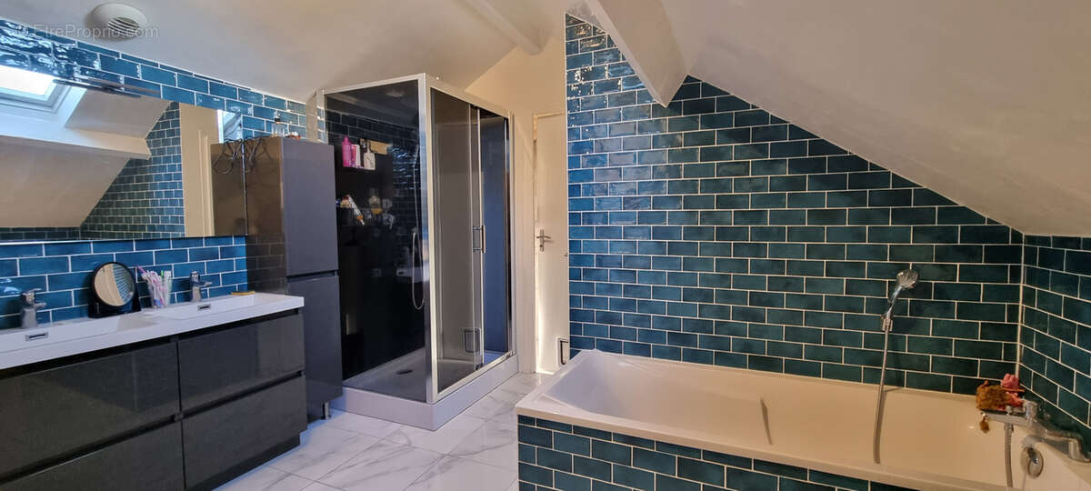 Maison à BRISSAC-QUINCE