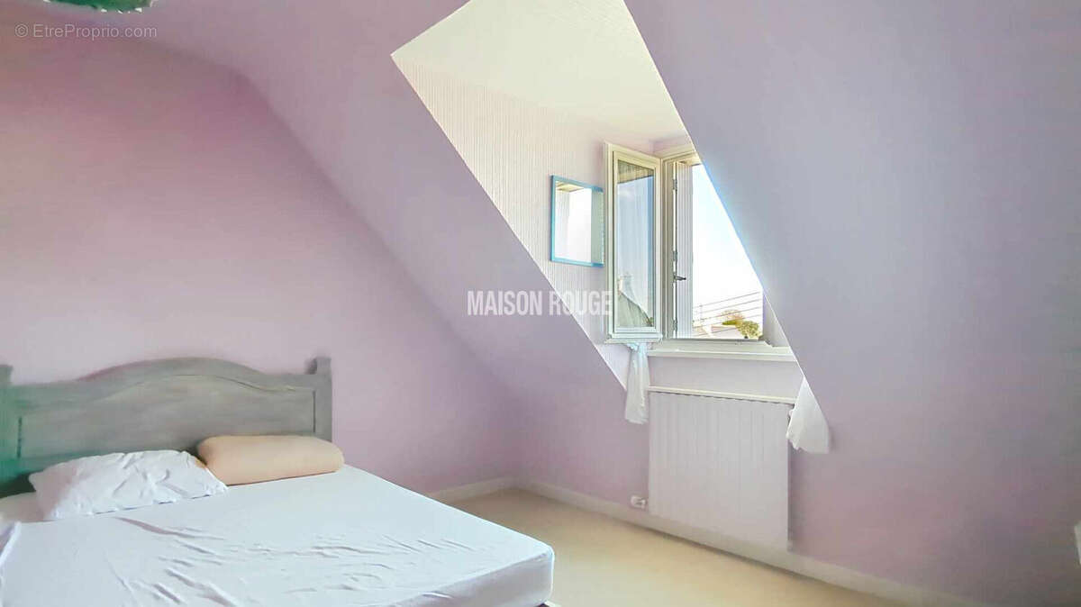 Maison à LA ROCHE-DERRIEN