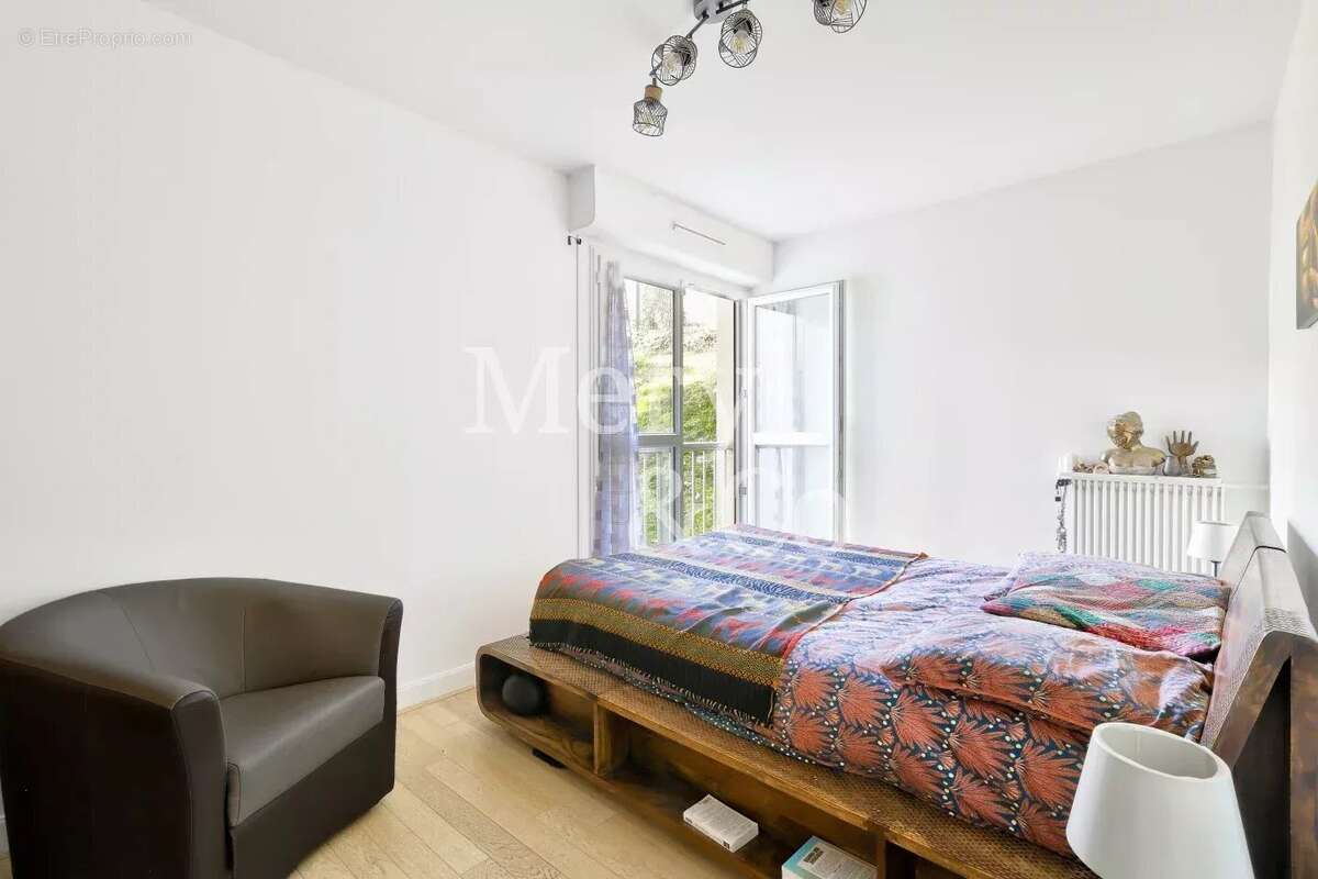 Appartement à LE PLESSIS-ROBINSON