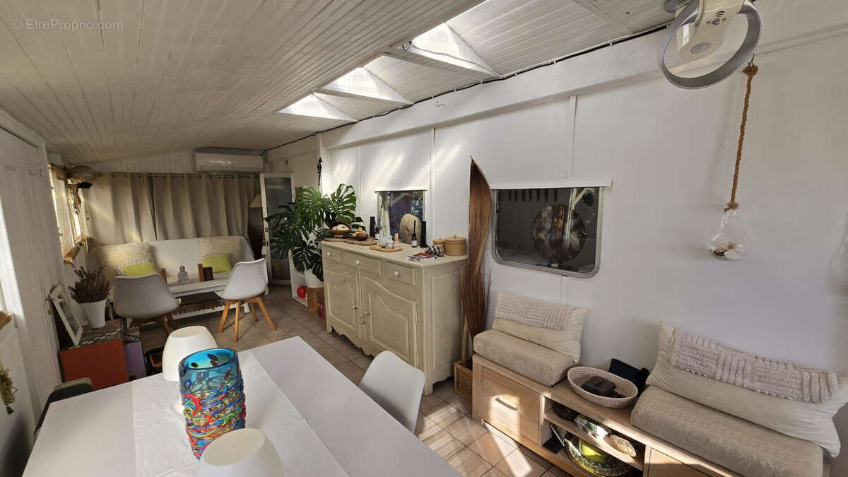 Maison à LE CASTELLET