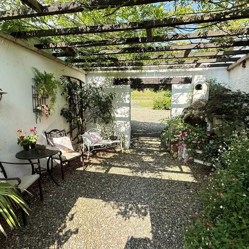 Maison à AURIONS-IDERNES