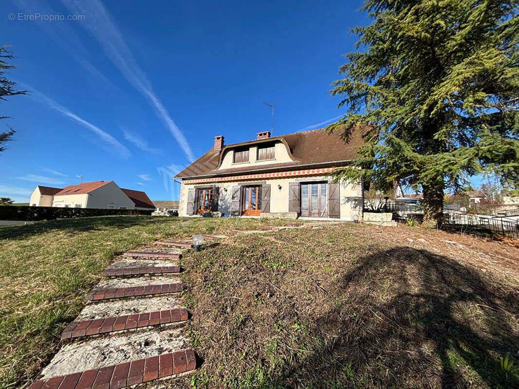 Maison à SAINT-BRIS-LE-VINEUX
