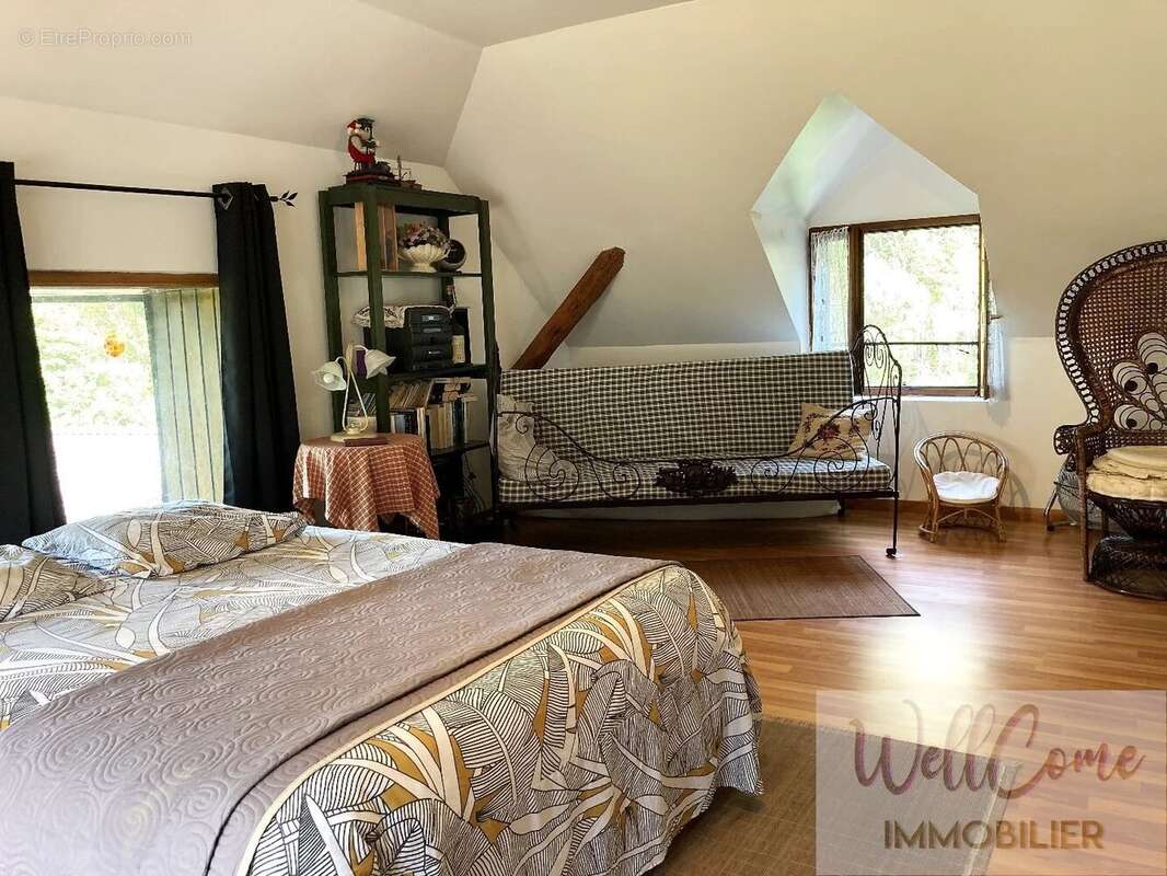 Maison à SAINT-THIBAUD-DE-COUZ