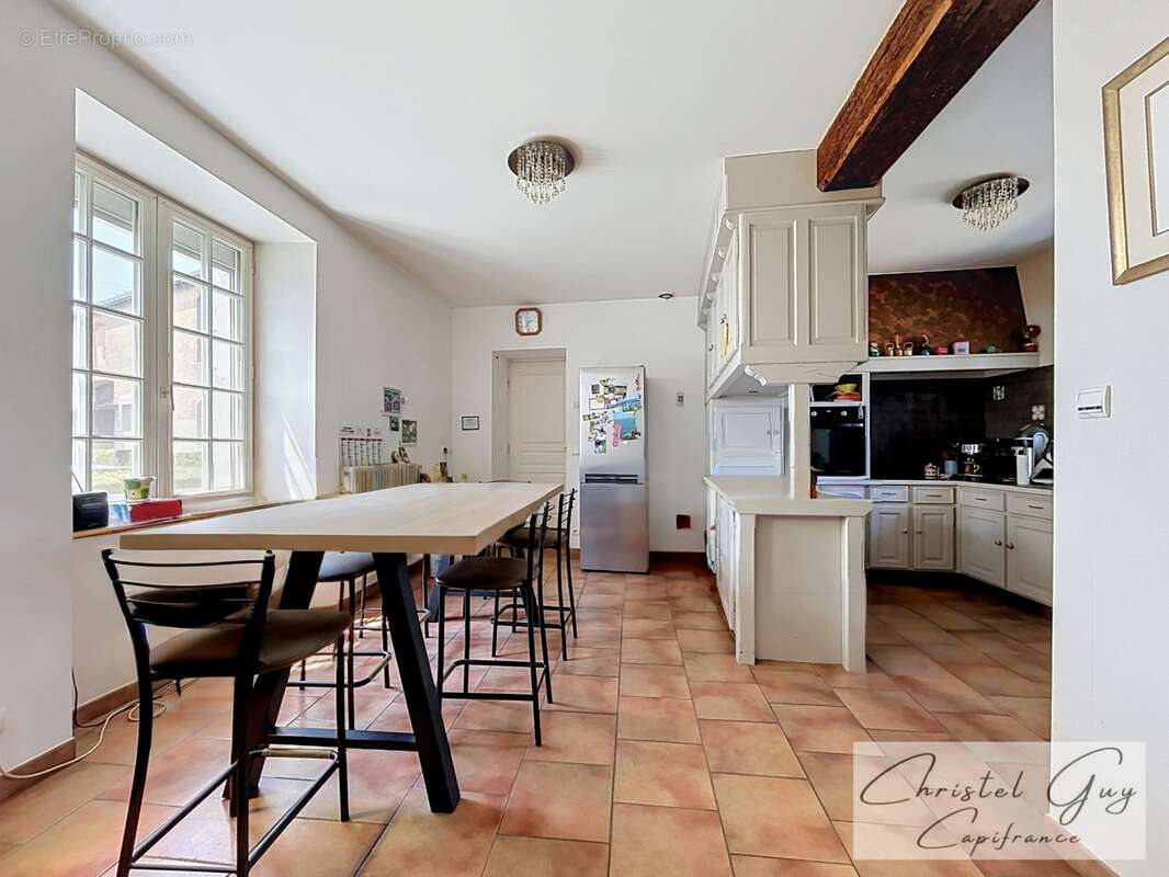 Sarthe (72), Propriété à vendre sur plus de 4 hectares, habitation et nombreuses dépendances et espaces de stockage, fort potent - photo 10