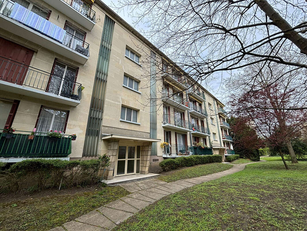Appartement à EPINAY-SUR-SEINE