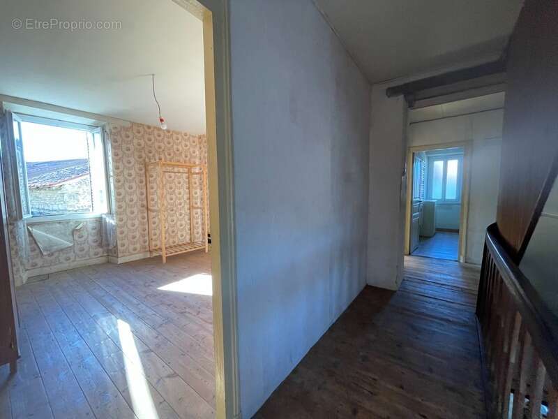 Maison à CHATEAUPONSAC