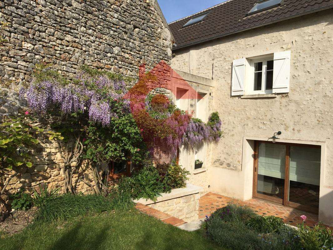 Maison de village pleine de charme à fort potentiel entièrem - photo 16