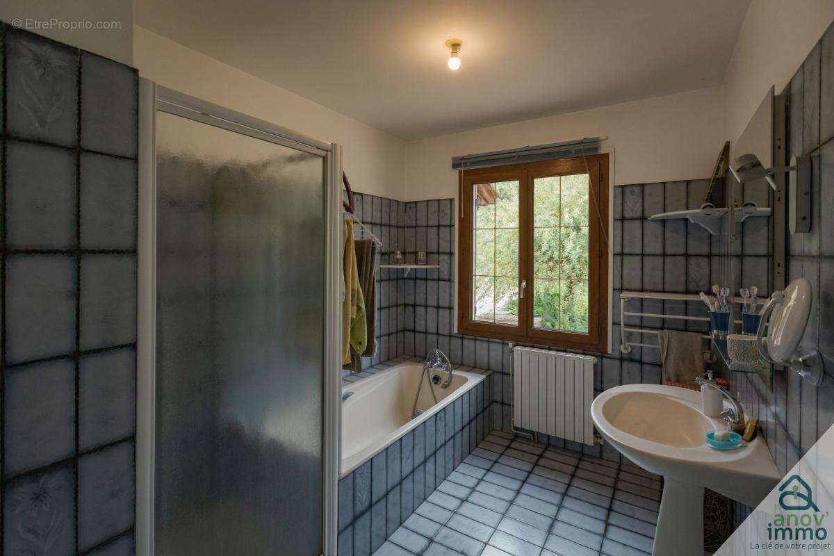 Maison à MORNAC