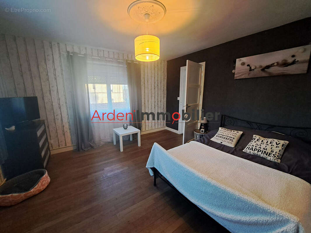 Maison à AMBLY-FLEURY