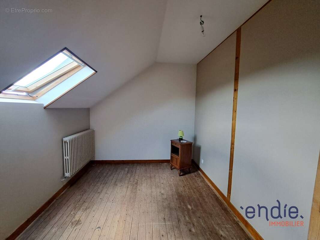 Maison à LA GUERCHE-SUR-L&#039;AUBOIS