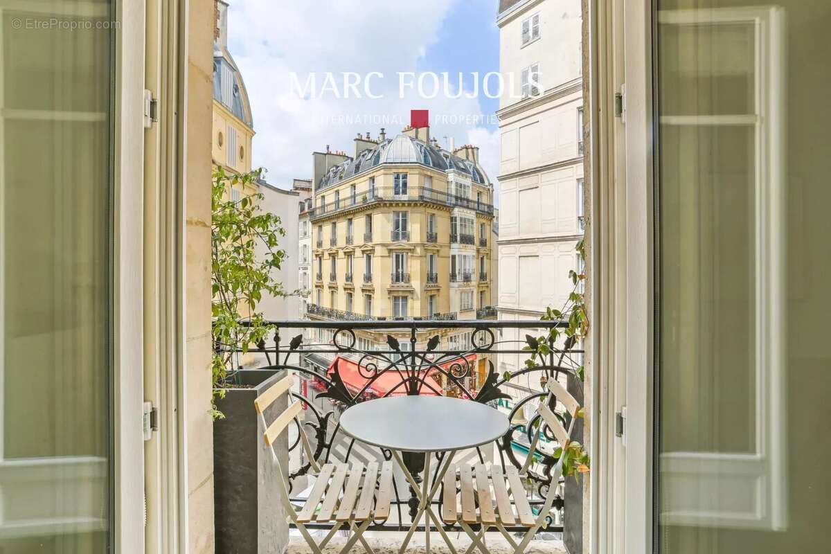 Appartement à PARIS-2E