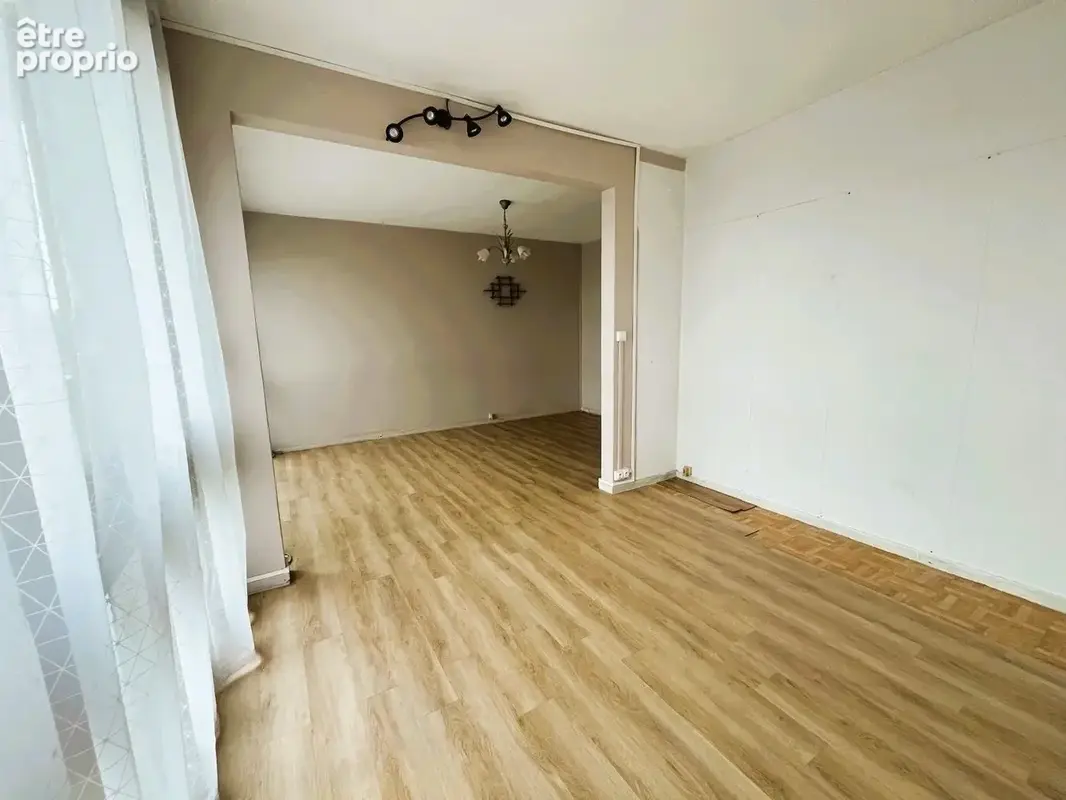 Appartement 65 m² à Fontenay-Le-Fleury  - photo 7