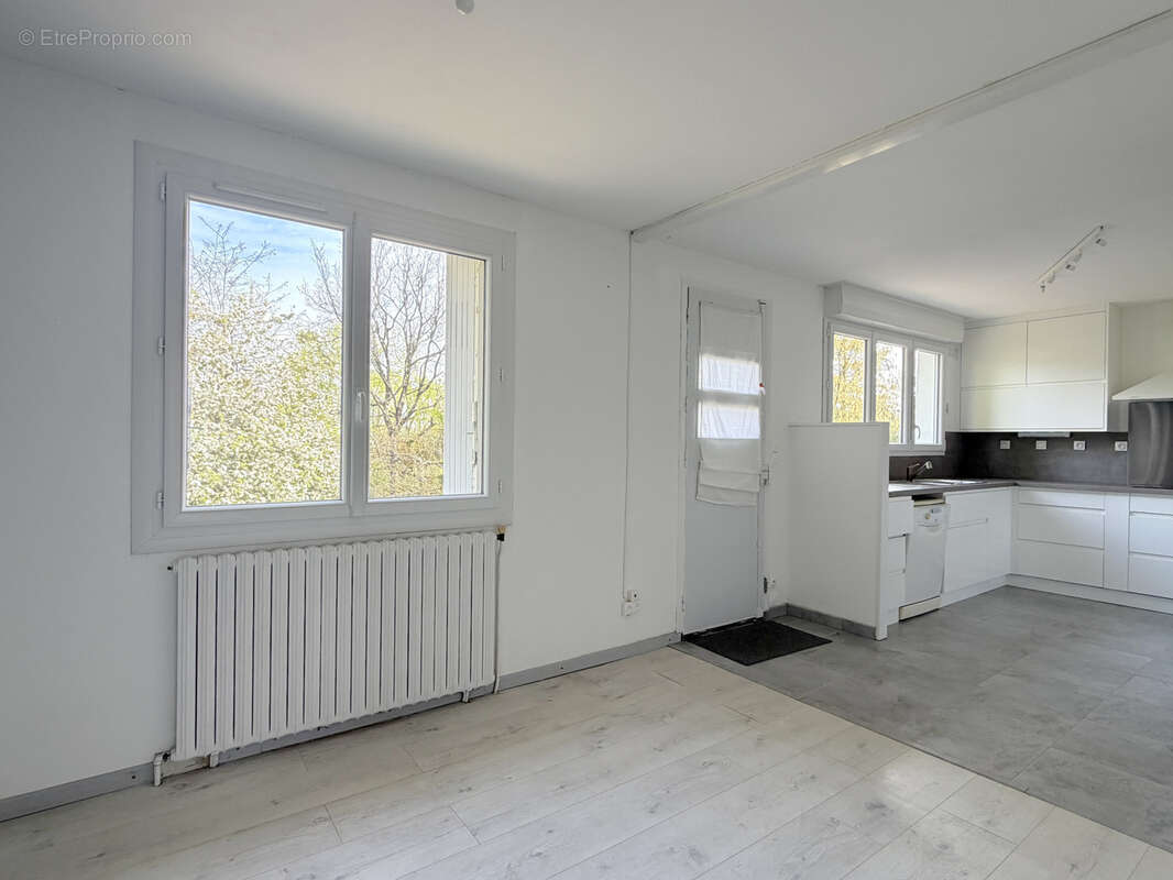 Maison à BUXEROLLES