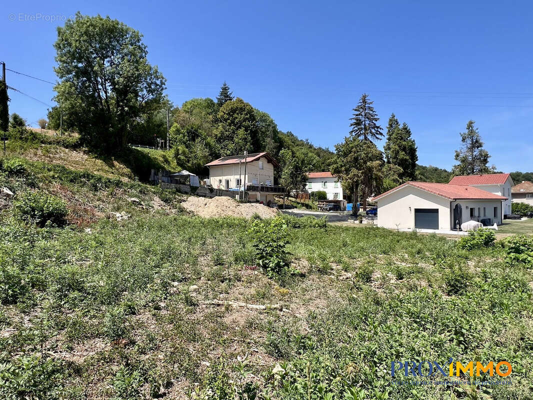 Terrain 1077 m² à Apprieu  - photo 3