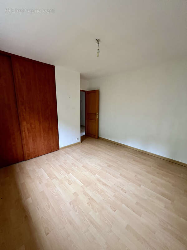 Maison à LAROQUE-DE-FA