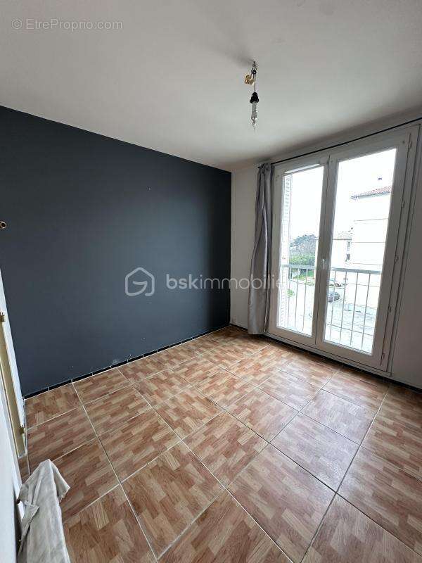 Appartement à VALREAS