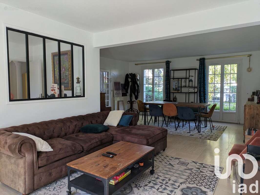 Photo 2 - Maison à CHEVRIERES